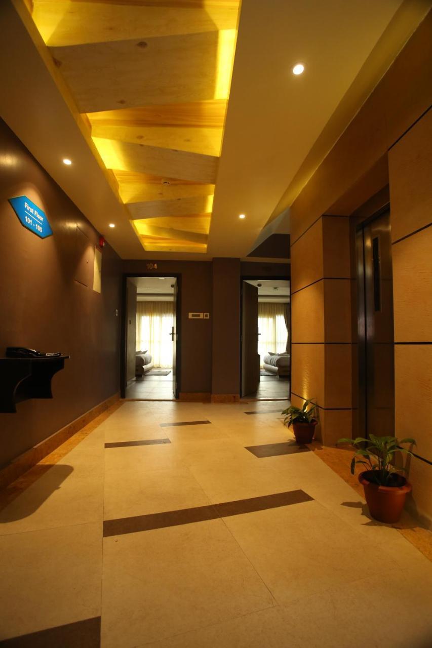 Hotel White Himal Pokhara Exteriör bild