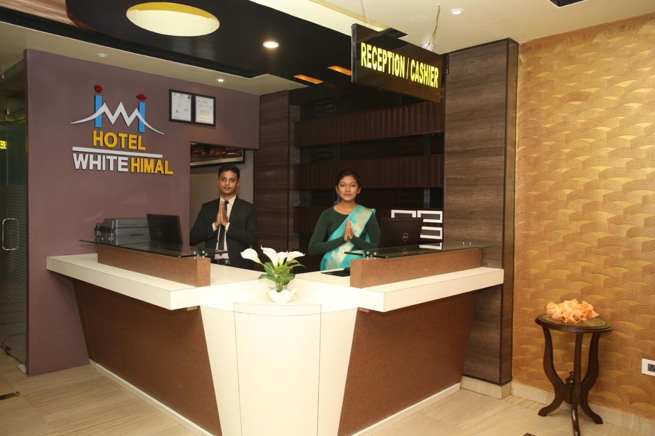 Hotel White Himal Pokhara Exteriör bild