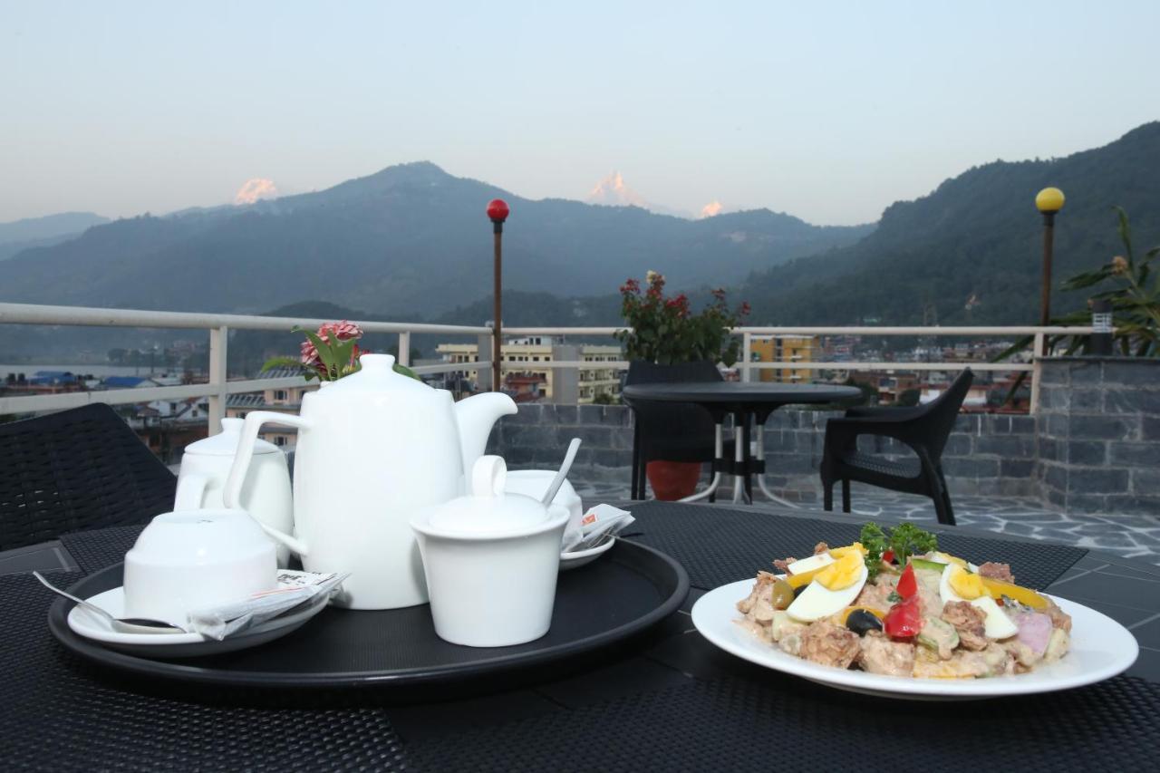 Hotel White Himal Pokhara Exteriör bild