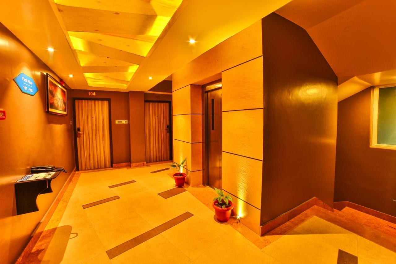 Hotel White Himal Pokhara Exteriör bild