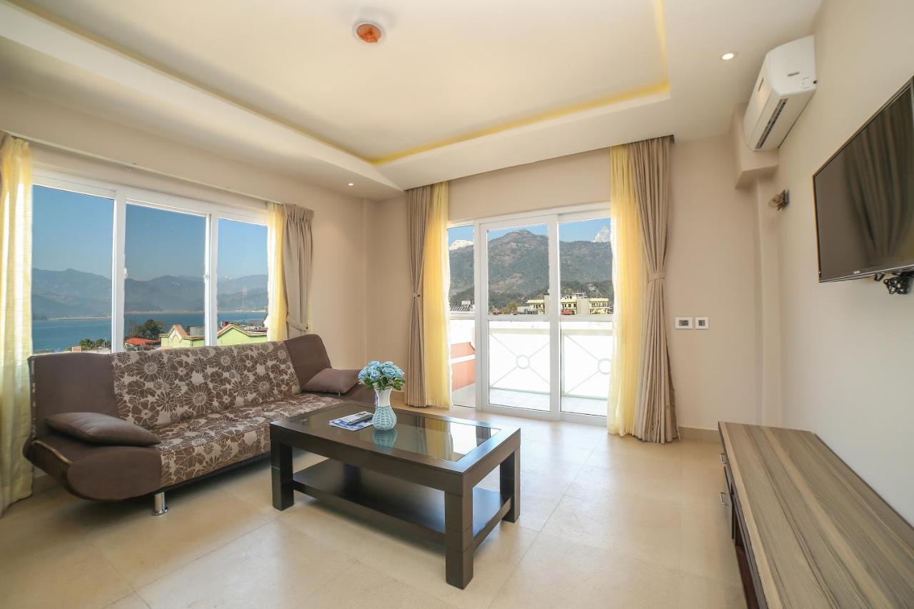 Hotel White Himal Pokhara Exteriör bild