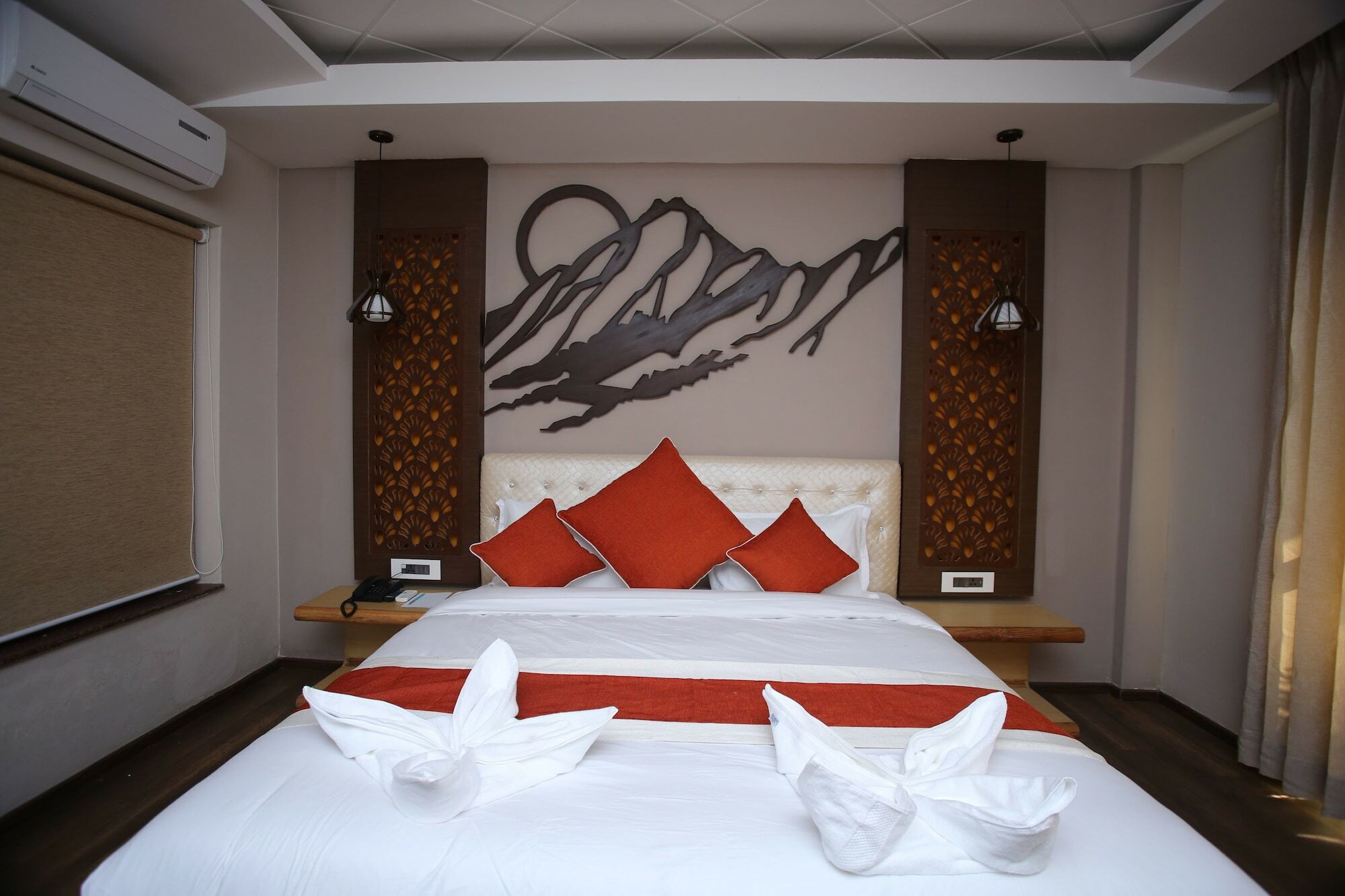 Hotel White Himal Pokhara Exteriör bild