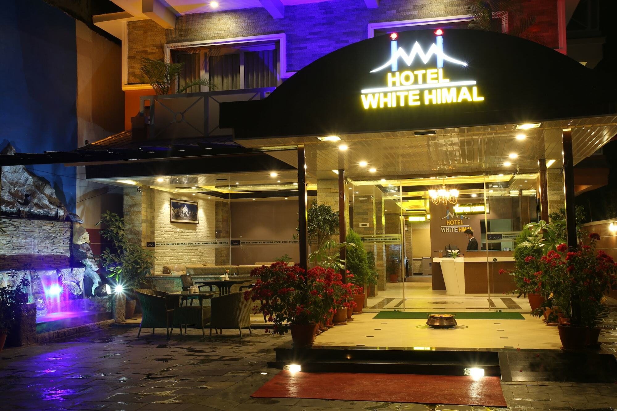 Hotel White Himal Pokhara Exteriör bild